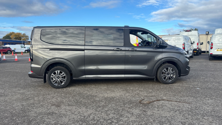 Ford Tourneo Custom 320 L2 Diesel Fwd 2.0 EcoBlue 136ps H1 Titanium 8 seater Auto